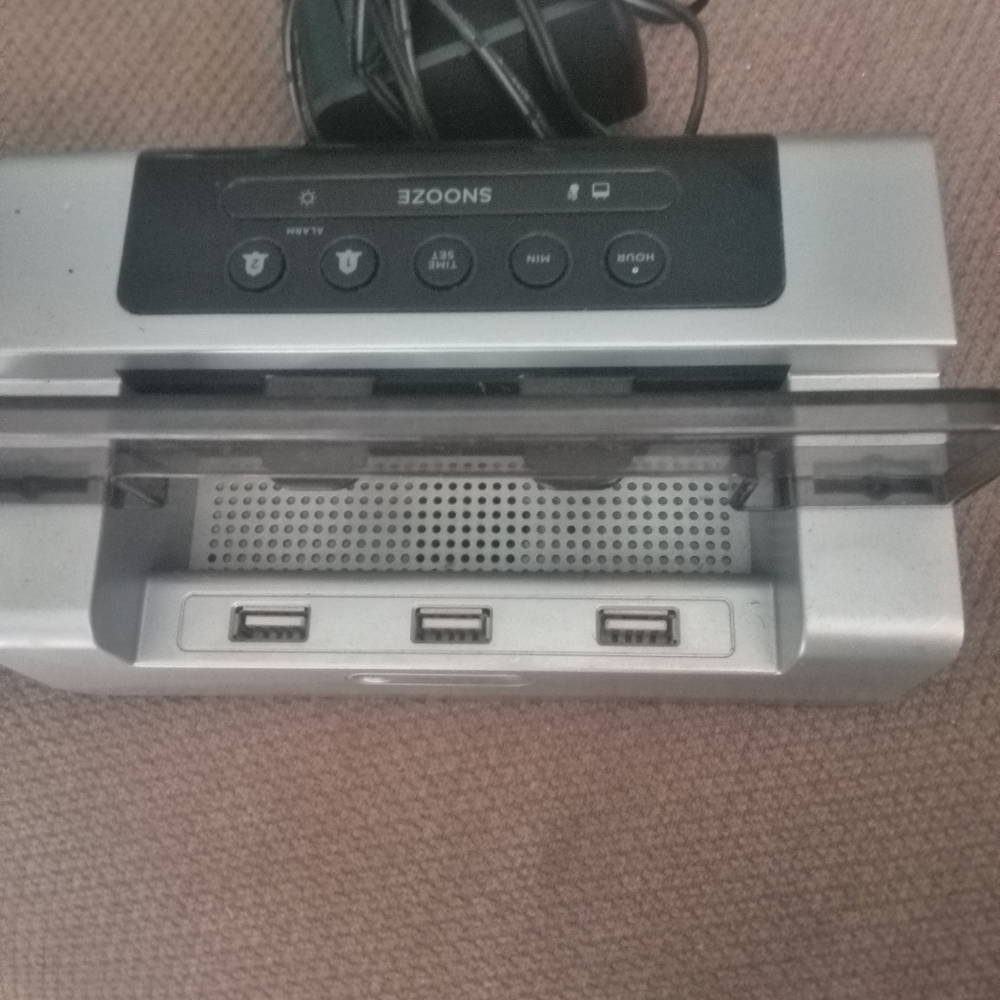 Bzoons Silver USB Hub with Multiple Ports